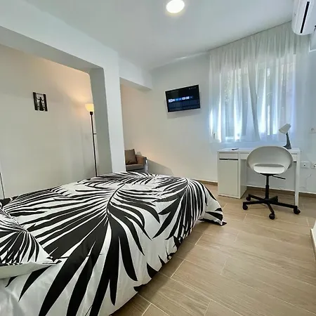 P5 Beautiful & Shiny Apartment